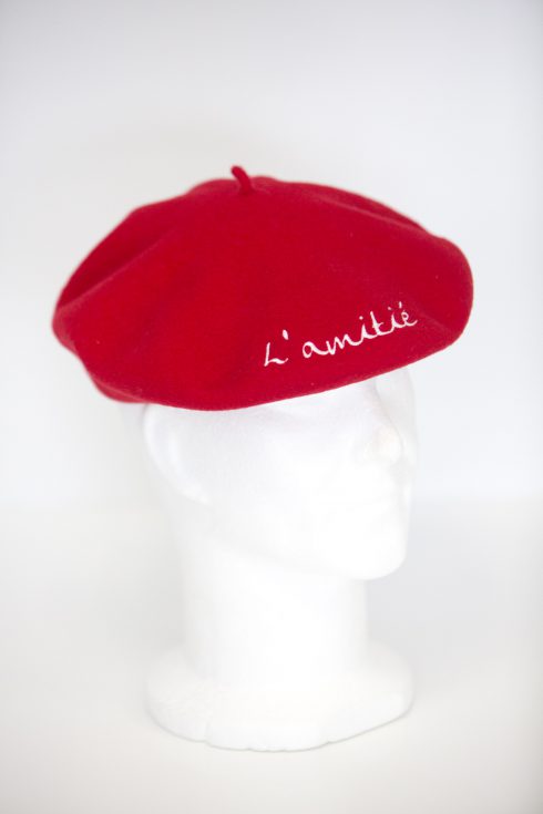 Broderie personnalisée sur un béret