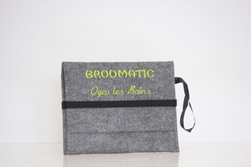 Broderie personnalisée sur un sac